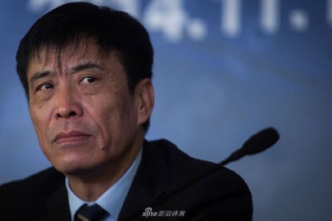 少妇被捆绑吊起来玩p
